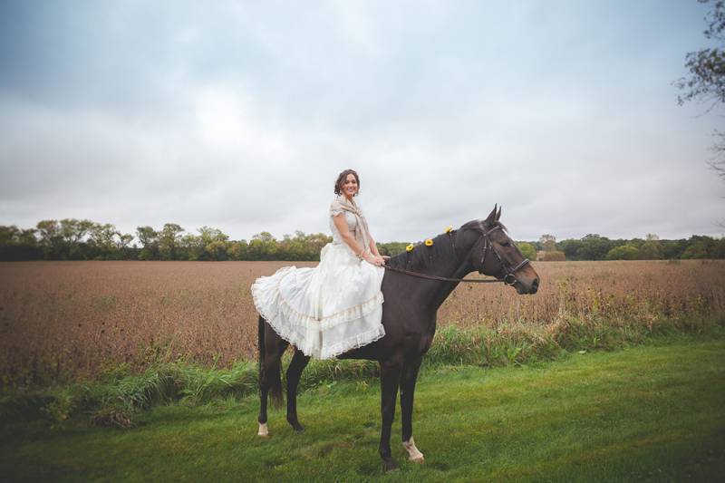 A Charming Wisconsin Farm Wedding in the Fall | Angela & Bradley