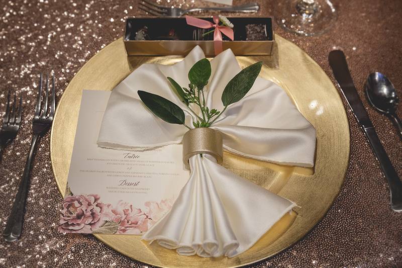 Rose Gold Glam Wedding Tablescape