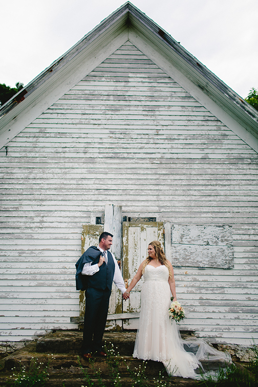 ROMANTIC + VINTAGE WISCONSIN BARN WEDDING