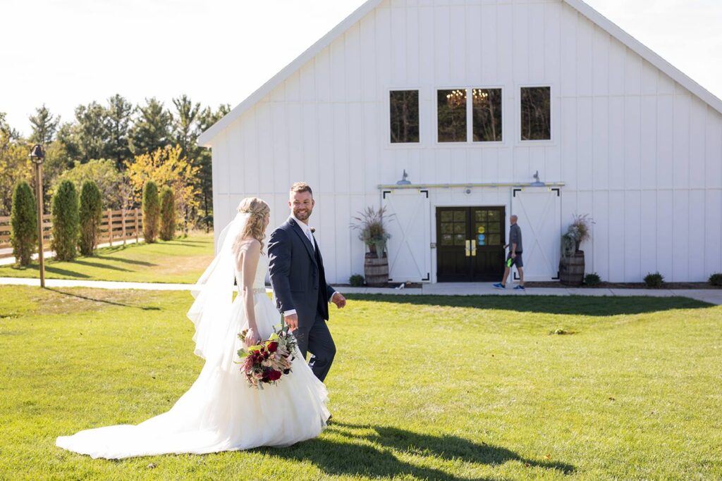 RUSTIC, MINIMAL + SOPHISTICATED WEDDING AT THE FIELDS RESERVE | JONATHON + BRITT