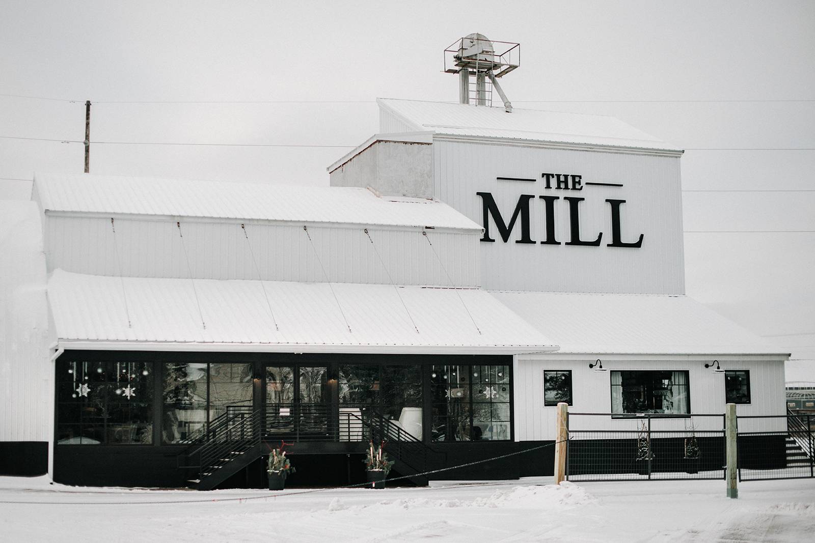 the mill chetek wisconsin, wisconsin wedding event venue, northern wisconsin wedding venue, magnolia