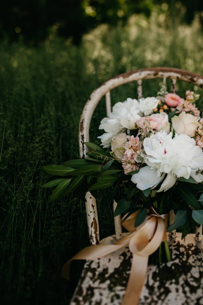 madison wisconsin dells milwaukee wisconsin wedding florist bridal bouquet flowers floral blooms