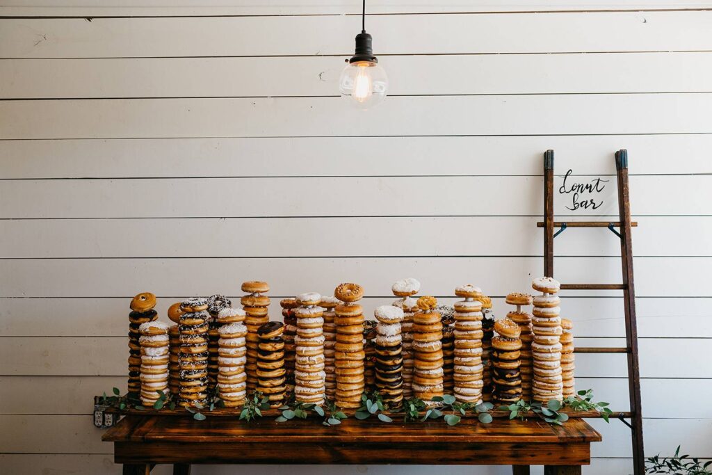 TASTY AND TOO PRETTY TO EAT CAKE AND SWEETS STATION IDEAS