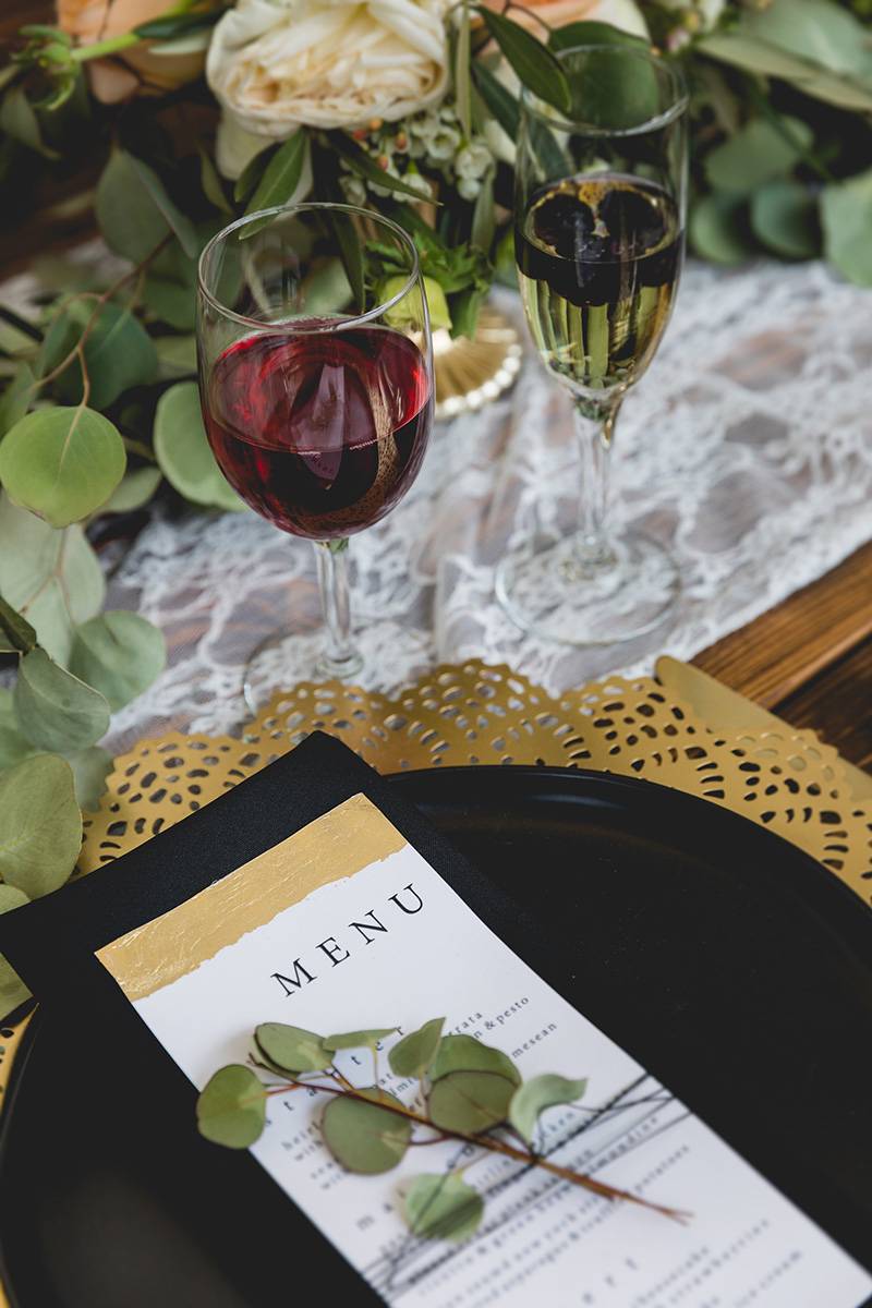 black and gold wedding color palette design wedding scape decor ideas table settings dinnerware char