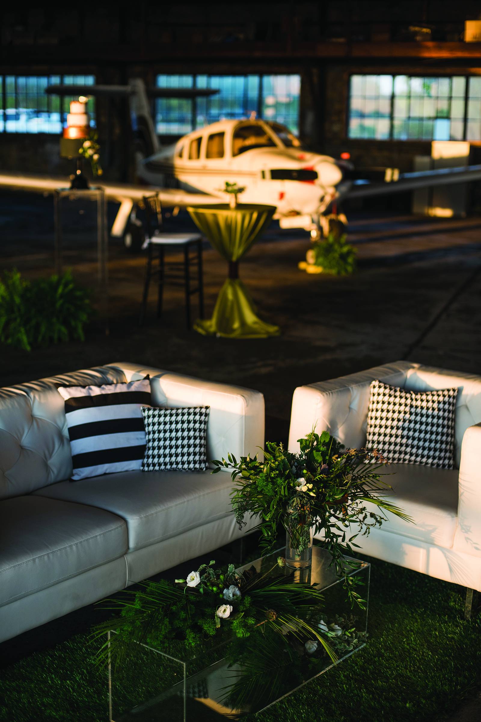 modern lounge furniture lounge area white leather lounge couches