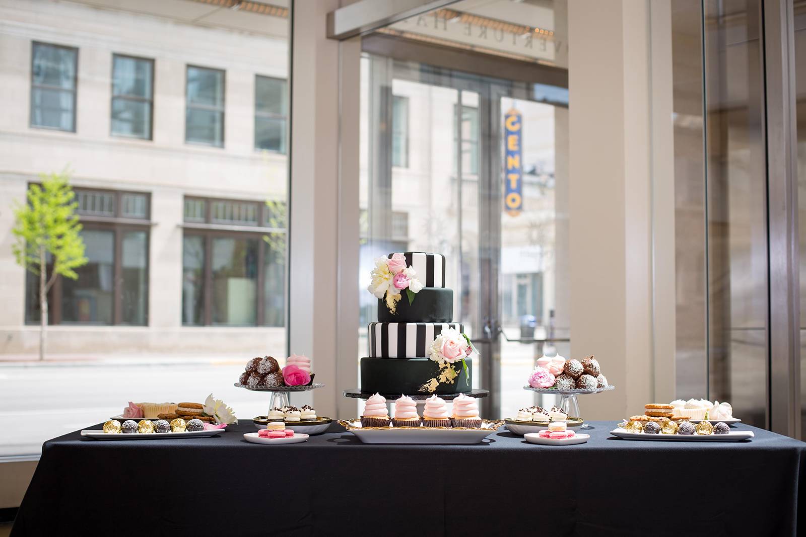 sweets station, sweets bar, black gold cake