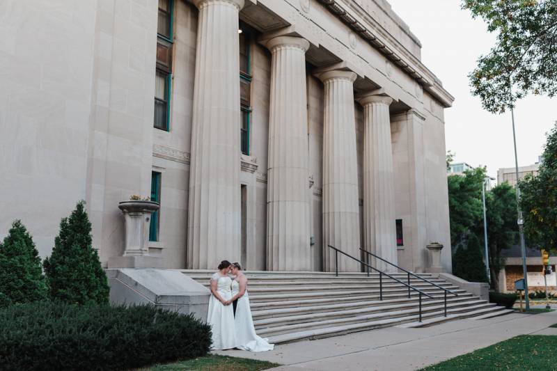 HOW TO PLAN A GORGEOUS WEDDING AFFAIR USING LOCAL RESOURCES WITH THE WEDDING PLANNER & GUIDE