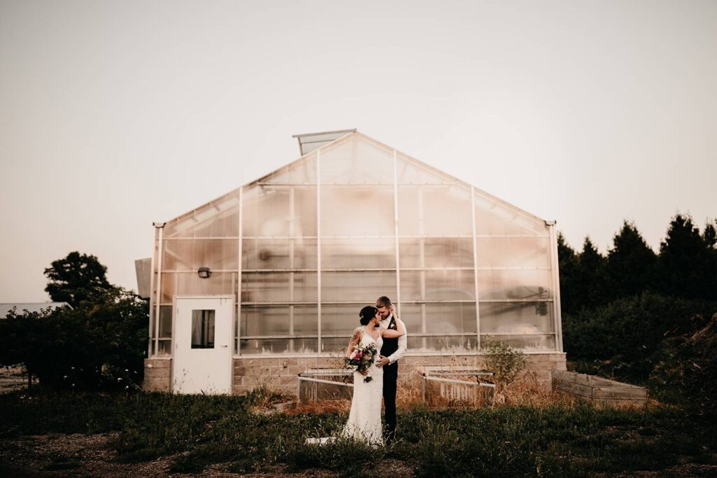 ROMANTIC AND MOODY WISCONSIN BOTANICAL GARDEN WEDDING | CAYLEE + AUSTIN