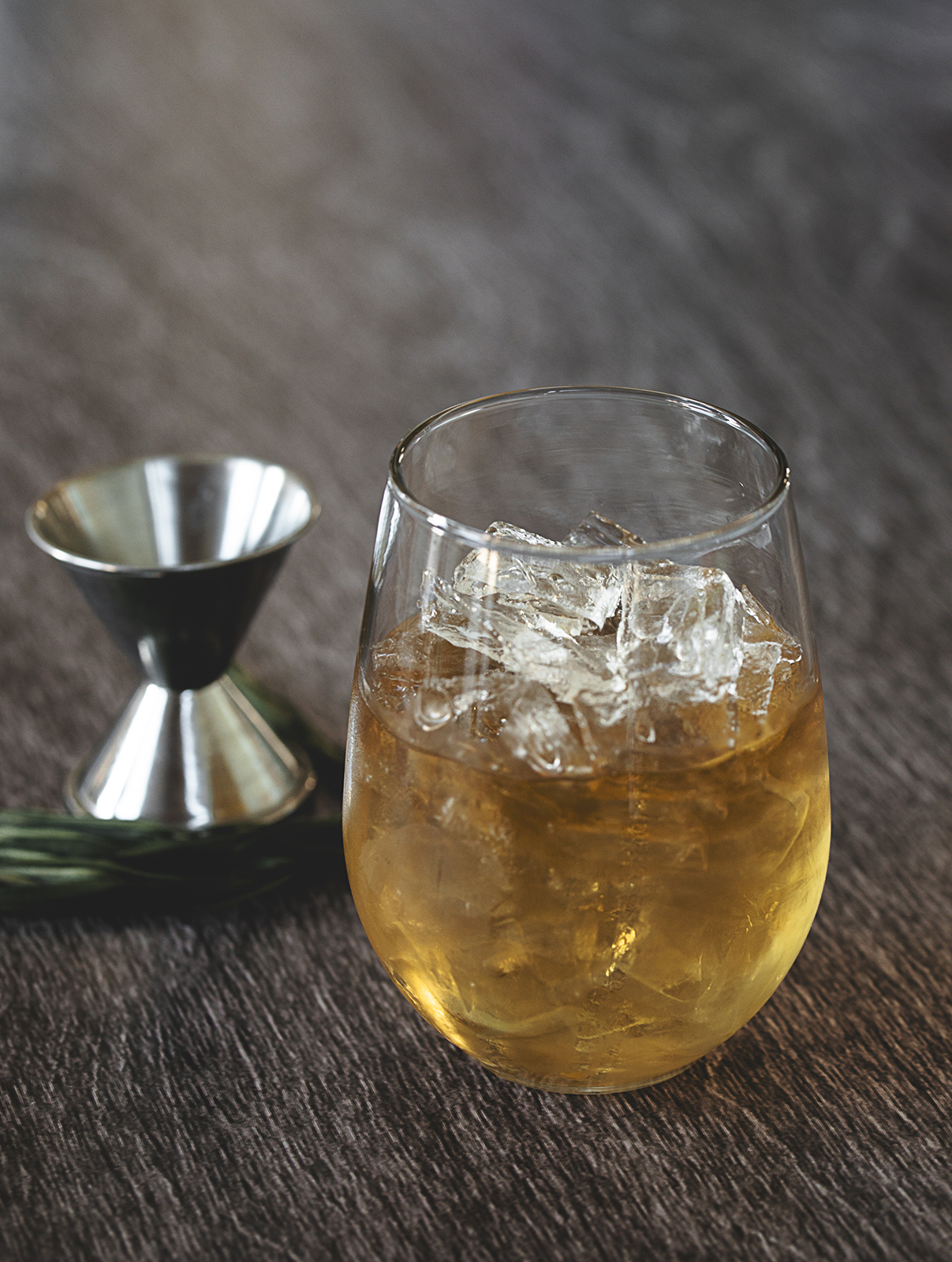 grinning groom cocktail, spring drink