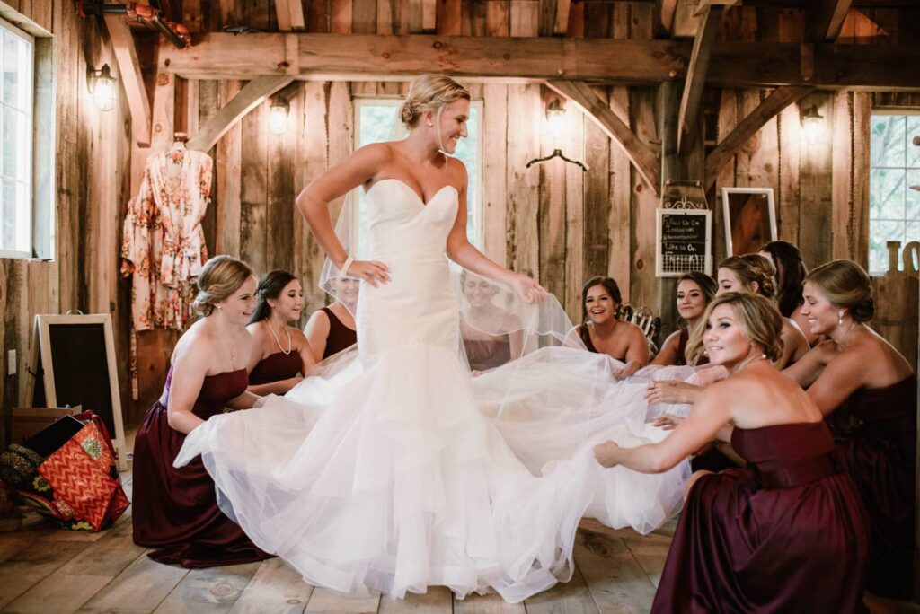 A CLASSIC MAROON WEDDING AT THE RUSTIC SWAN BARN DOOR | KAYLA + ZACK