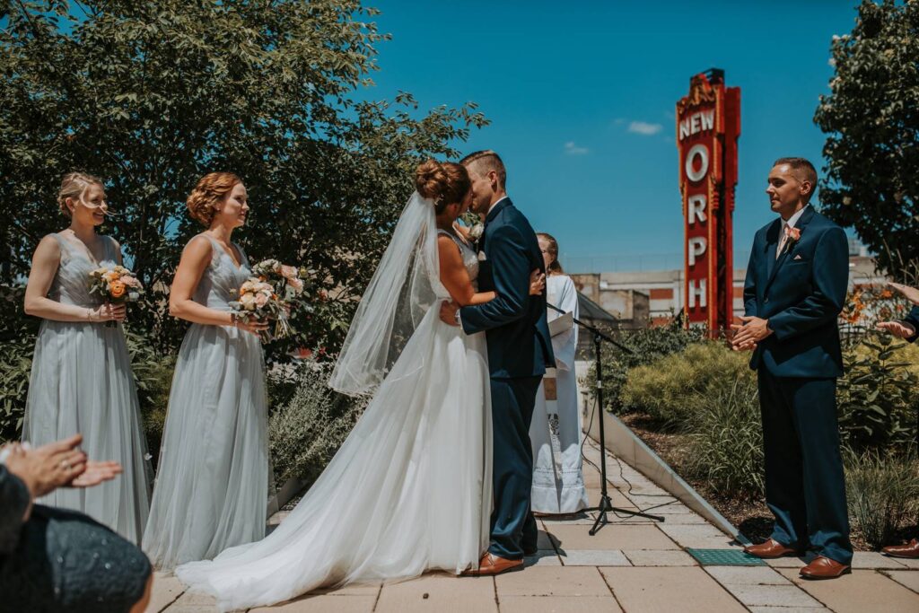 INTIMATE MADISON WEDDING WITH A PERFECT OF URBAN AND COUNTRY | CASS + JESSE