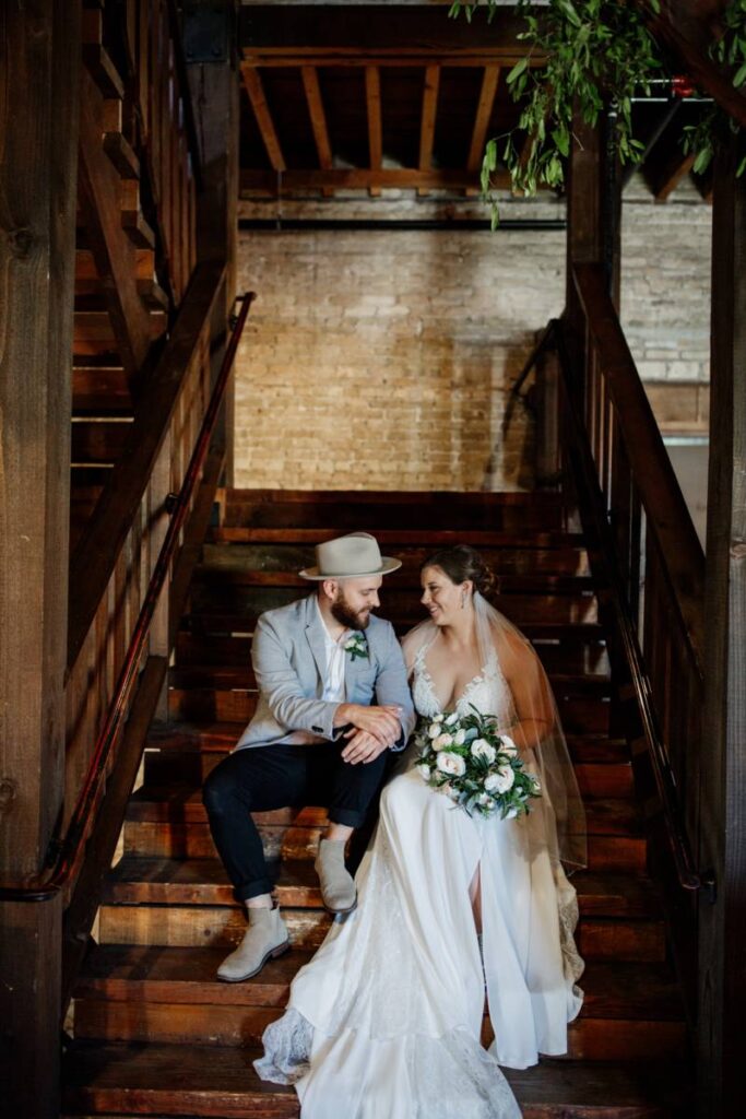 A SIMPLE MEETS MODERN WEDDING GRACED WITH RUSTIC ROMANCE | ROBYN + BEN