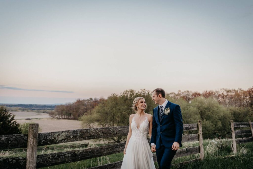 ELEGANT BARN WEDDING IN WISCONSIN DELLS WITH SIMPLE TOUCHES | MARRAE + ERIC