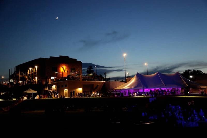 1026221-35933-l-56483abAhYtA