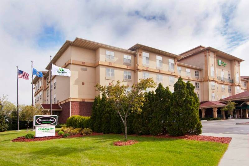 562980-14758-l-56483uBUqAvA