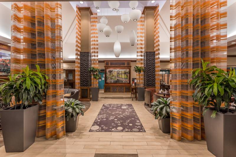 712810-34571-l-56483HE7ejE2