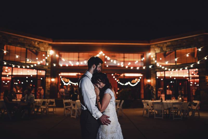 891780-40532-l-564832AdepuH