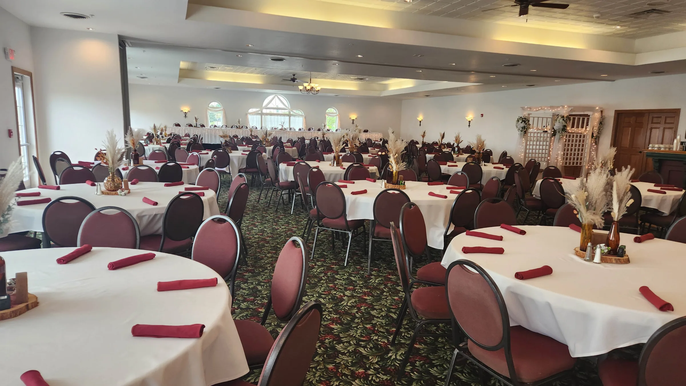 Deer-valley-lodge-wedding-venue-hotel-Barneveld-Wisconsin-2