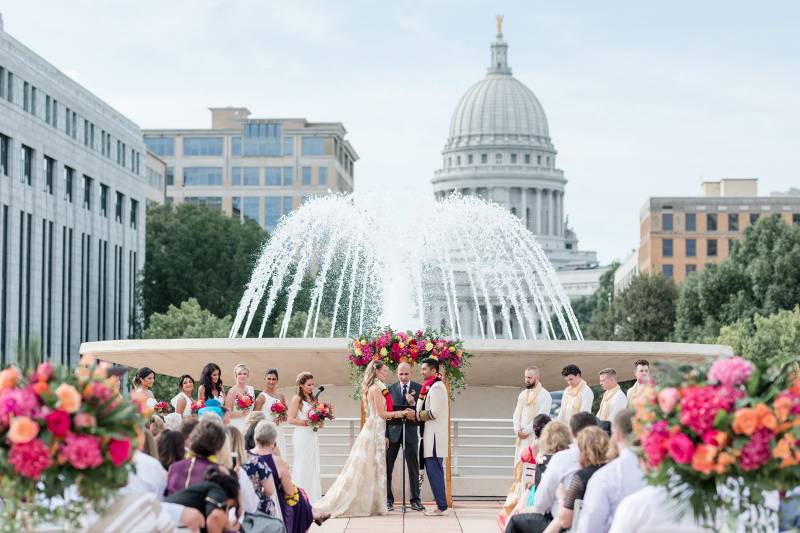 1016876-41570-l-564837UQUmAh