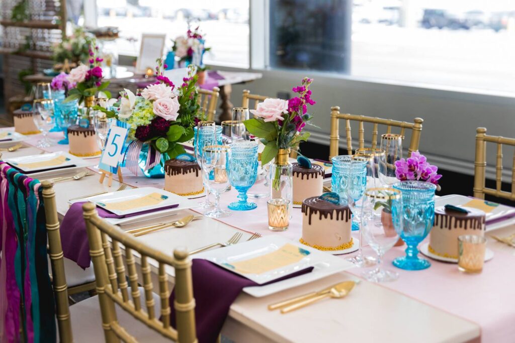 COLORFUL AND DECADENT STYLED WEDDING SCAPE WITH GOLDEN FLARE | MADISON WEDDING INSPIRATION