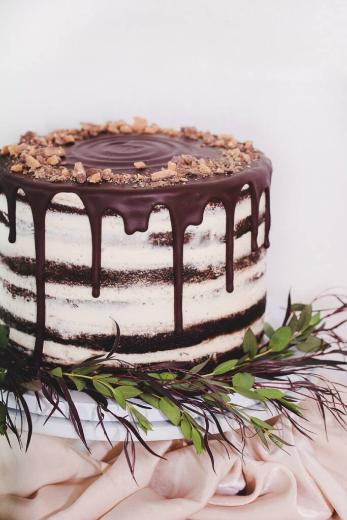 2020 WEDDING CAKE + DESSERT STATION TRENDS | LOCAL MADISON WEDDING BAKERIES