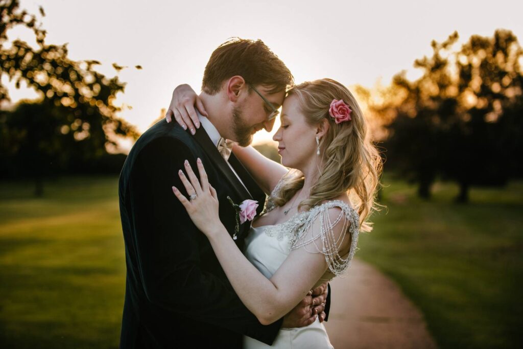 GATSBY BOTANICAL REAL WISCONSIN WEDDING AT LAKE WINDSOR COUNTRY CLUB | REBECCA + JEFFREY
