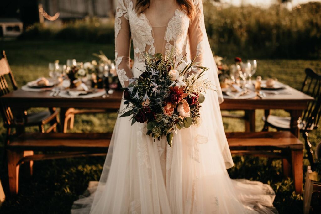WARM + EARTHY FARM TO TABLE WEDDING SCAPE AT THE OCTAGON BARN | MADISON WEDDING INSPIRATION