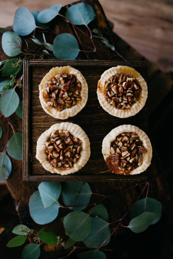 VENDOR SPOTLIGHT | THE LOOKING GLASS BAKERY | MADISON WEDDING CAKE + DESSERT BAKERY