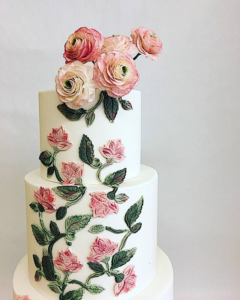 TOP WEDDING CAKE + DESSERT VENDORS IN MADISON, WISCONSIN