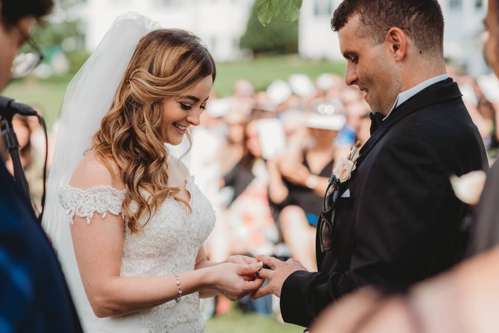 4 CRITERIA TO THINK ABOUT WHEN CHOOSING YOUR WEDDING OFFICIANT