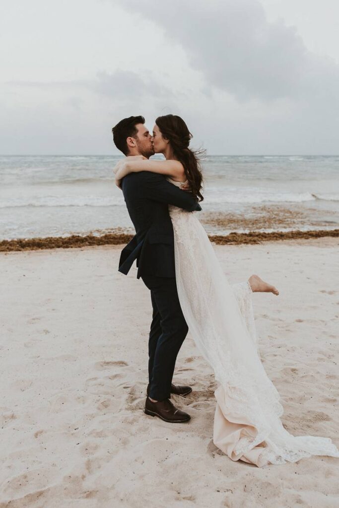 VENDOR SPOTLIGHT | LOVINAWAY | WISCONSIN HONEYMOON, DESTINATION WEDDING + LUXURY ROMANCE TRAVEL AGENCY