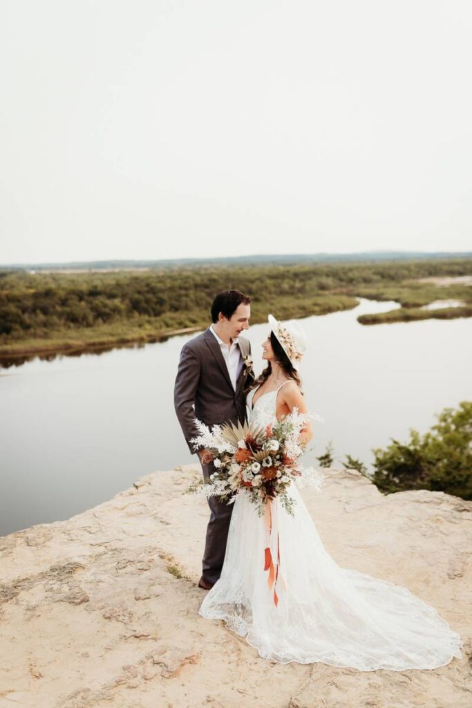 BOHO BURNT ORANGE + BLUSH ADVENTUROUS REAL WISCONSIN ELOPEMENT | AMMIE + ERIC
