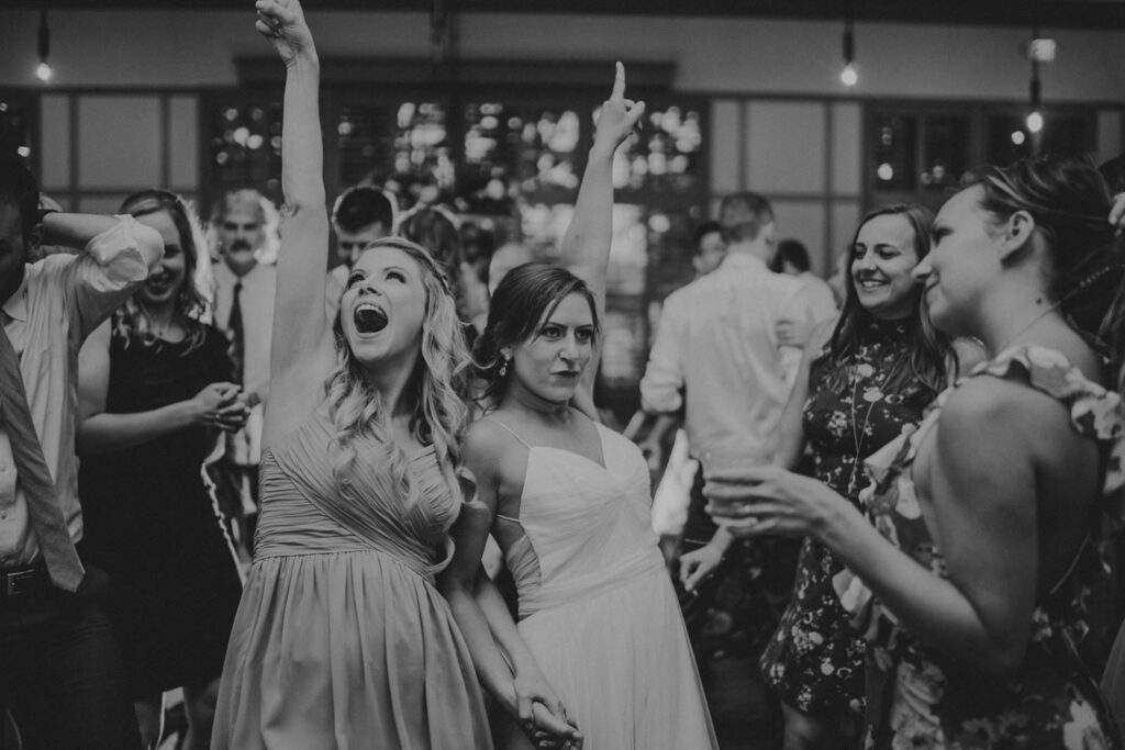 TOP WEDDING DJS, MUSICIANS, AND ENTERTAINMENT VENDORS IN MADISON, WISCONSIN