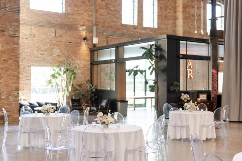 1092328-46148-l-56483TaveHym