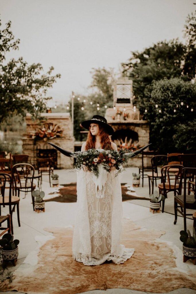 WESTERN BOHO STYLED WEDDING SHOOT WITH MODERN TOUCHES | MADISON, WISCONSIN WEDDING INSPIRATION
