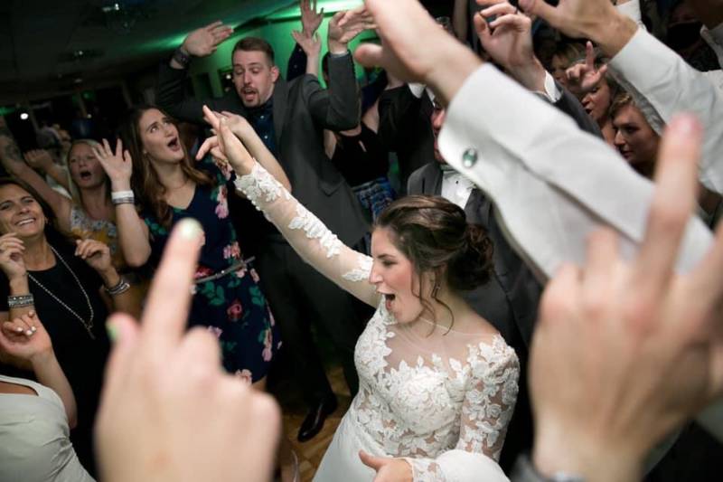 1095729-46903-l-56483WaRyDE9