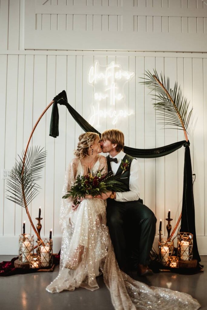 ALL THAT GLITTERS ROMANTIC  EMERALD WINTER STYLED SHOOT AT CHAPTERS ON THE HORIZON | WISCONSIN WEDDING INSPIRATION