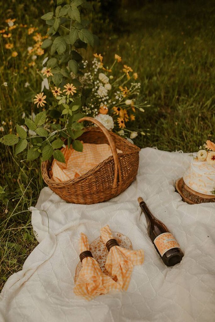 INTIMATE + RELAXED VINTAGE SPRING PICNIC GARDEN ELOPEMENT STYLED SHOOT | WISCONSIN WEDDING INSPIRATION
