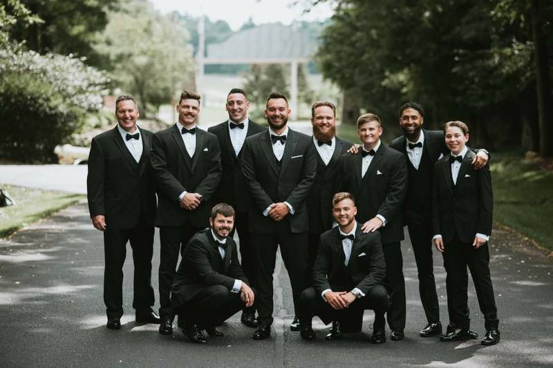 1096899-41654-l-56483HuGaWaG