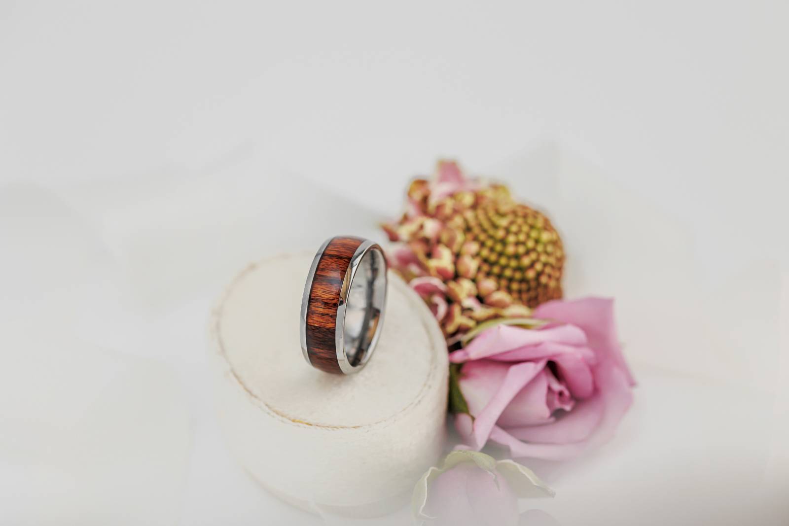 Wood-Inlay Tungsten Band