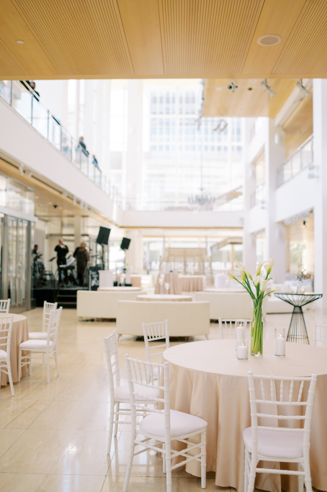 Simple Modern Reception Table Centerpiece