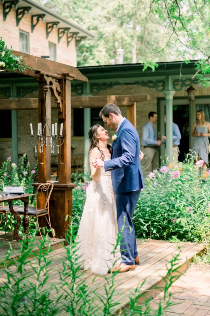 A SWEET SUMMER GARDEN-PARTY BRUNCH WEDDING AT THE IRON AMETHYST IN MAZOMANIE, WISCONSIN | JESSICA + JOHN