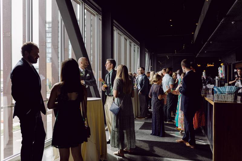 1182070-36007-l-56483ZuBUDUd