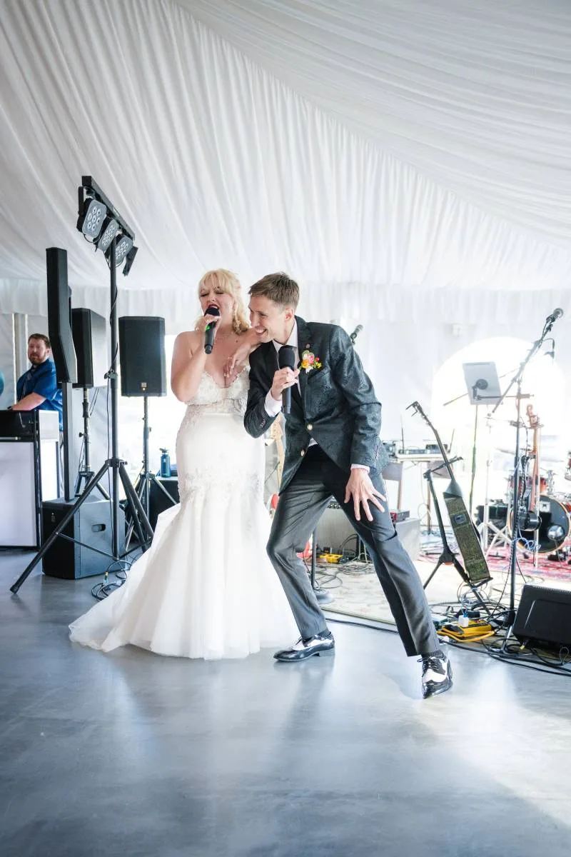 1233763-38404-l-56483Eneqy9y