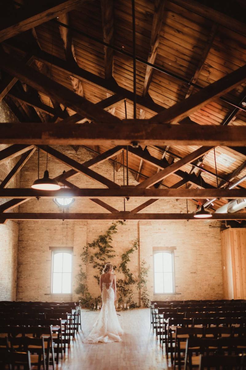 1220350-50953-l-56483GUQUnaV