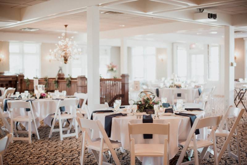 1222687-51034-l-564837UZuNeV