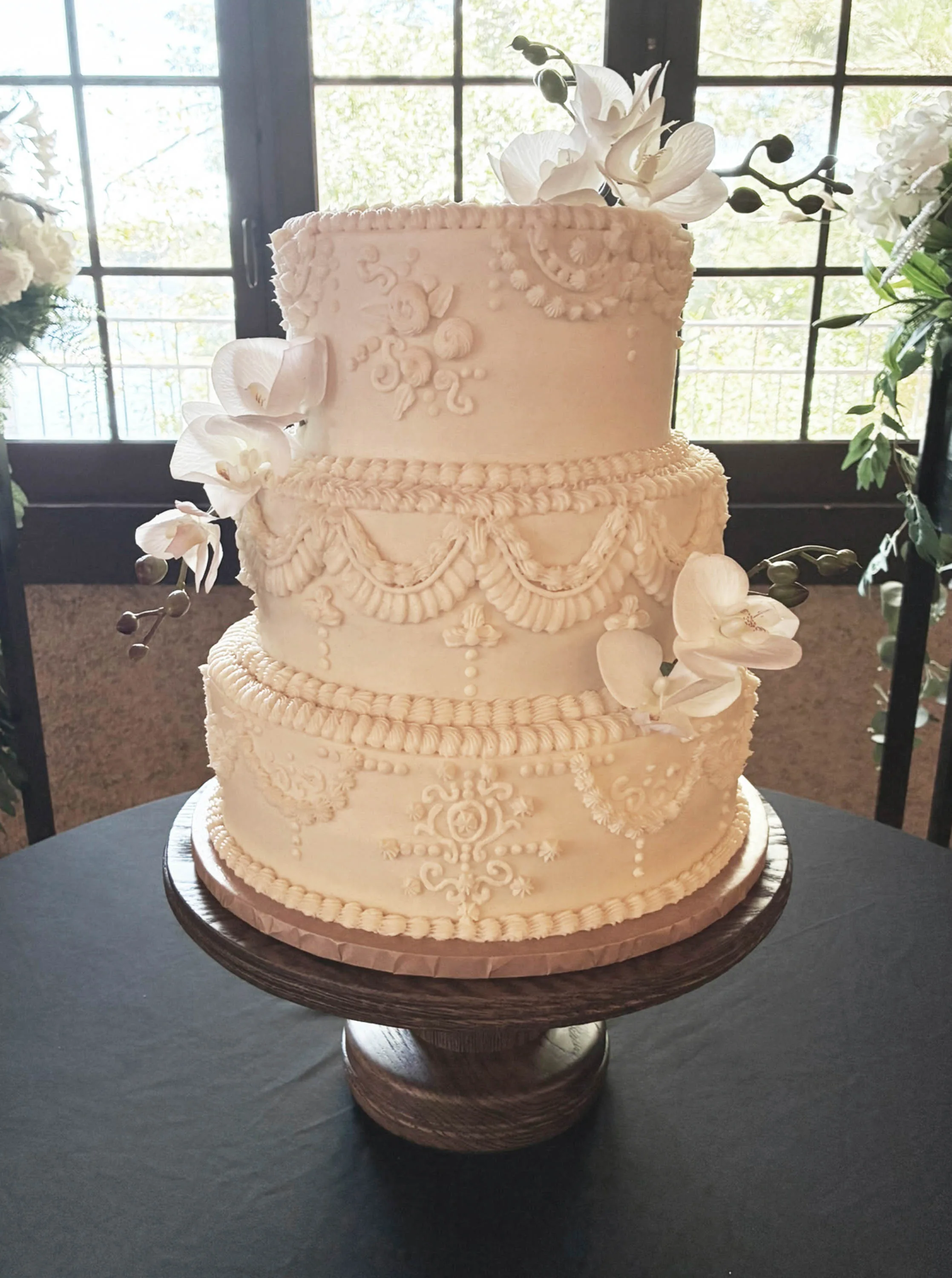 Cowboy-davids-bakery-wedding-cakes-desserts-cookies-brownies-event-treats-La-Crosse-Wisconsin-5