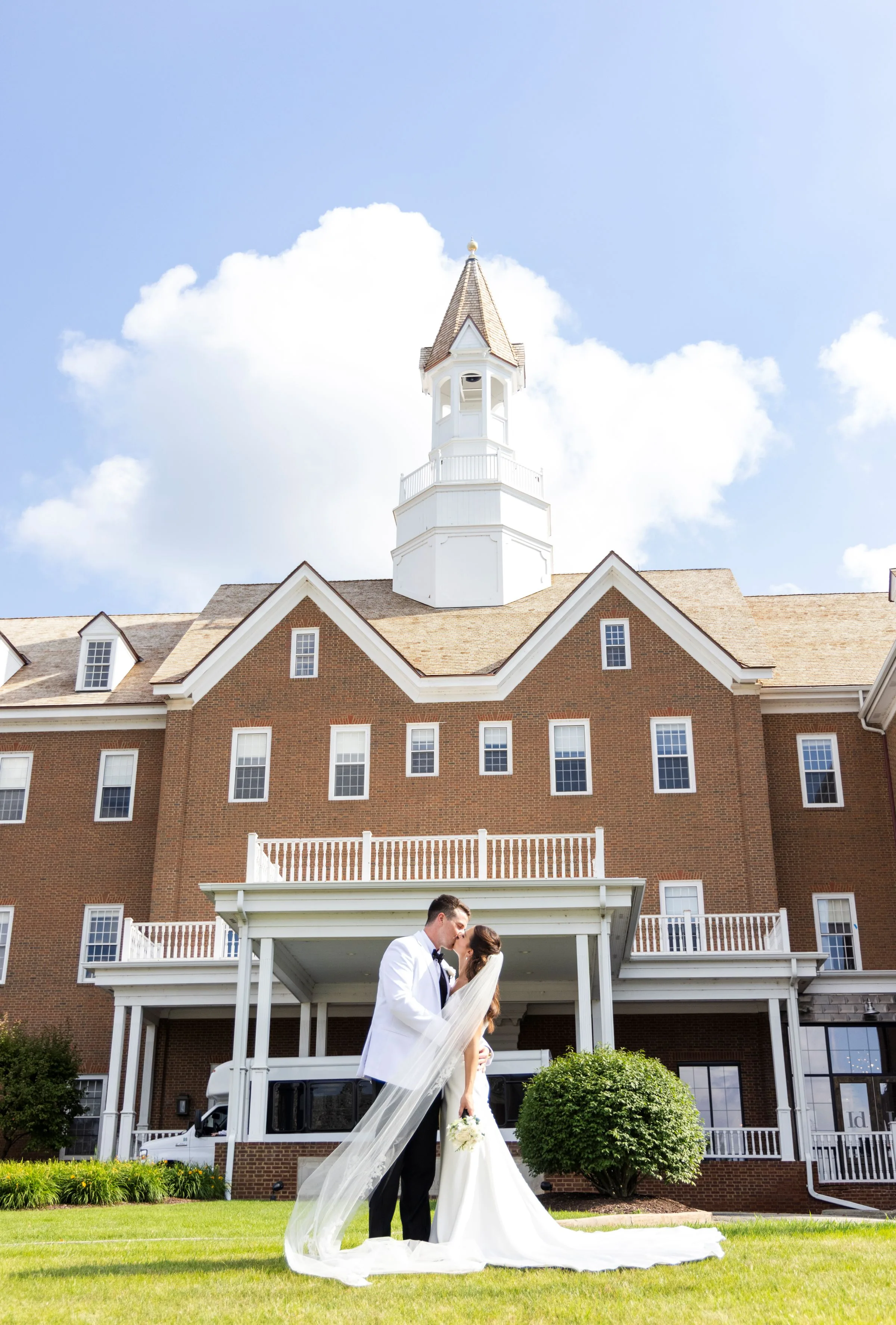Delafield Hotel