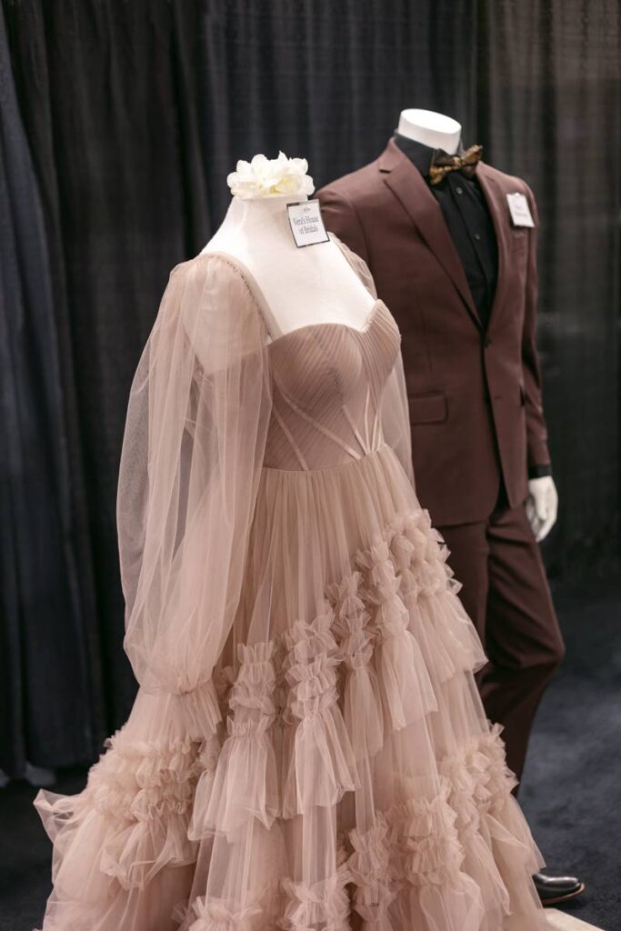 WINTER WEDDING SHOW SCAPE SPOTLIGHT | MOCHA MOUSSE BY SKIES THE LIMIT EVENTS