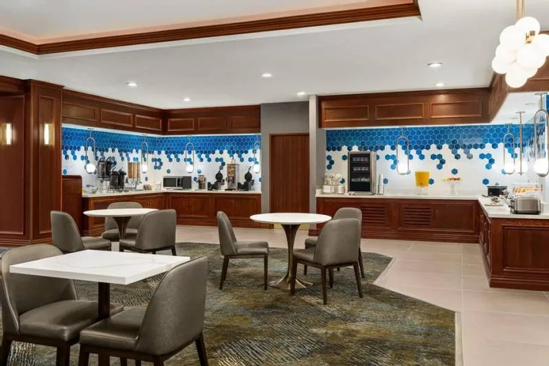 1236692-51579-l-56483EGYqA2A